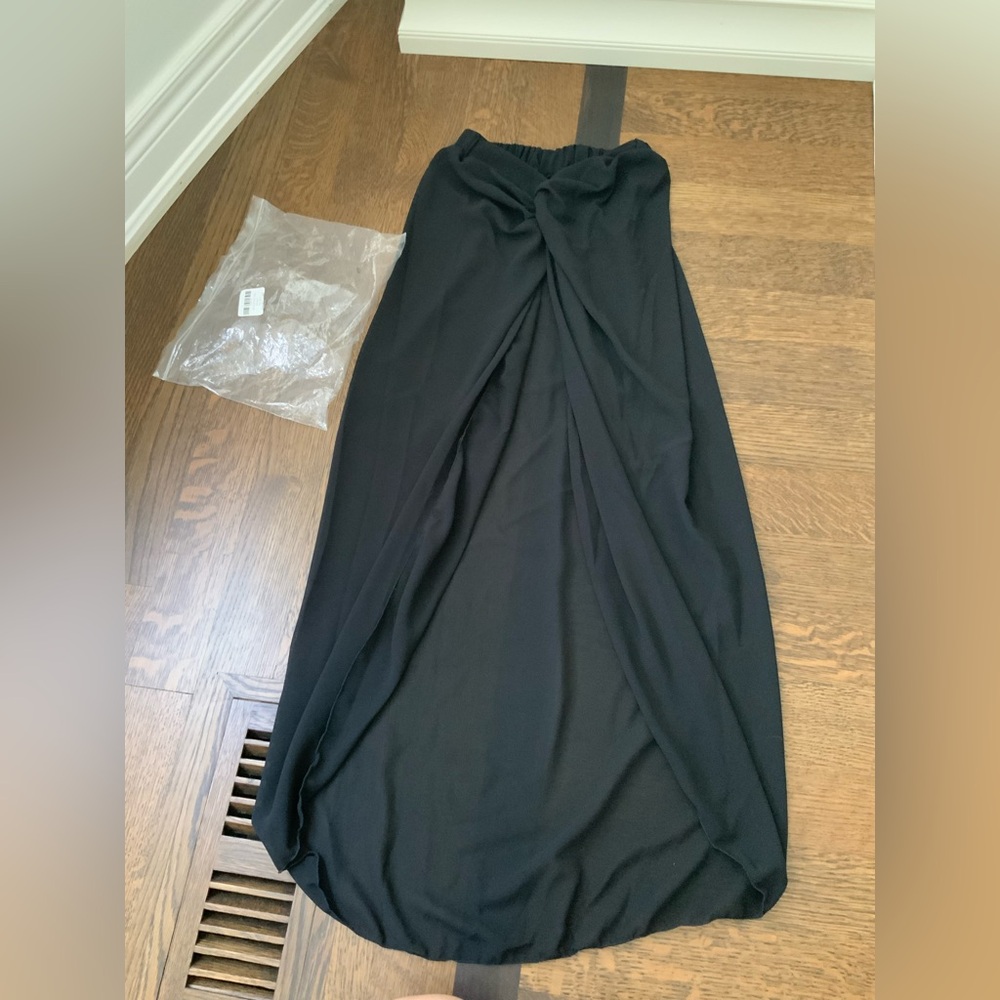 Swim Beachwear Black Sheer Skirt Cover Up Women’s Size Medium/Large BRAND NEW